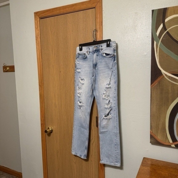 Zara "The Truth Slim" Size 4 Light Wash Distressed Slim Fit High-Rise Jeans - Picture 1 of 5